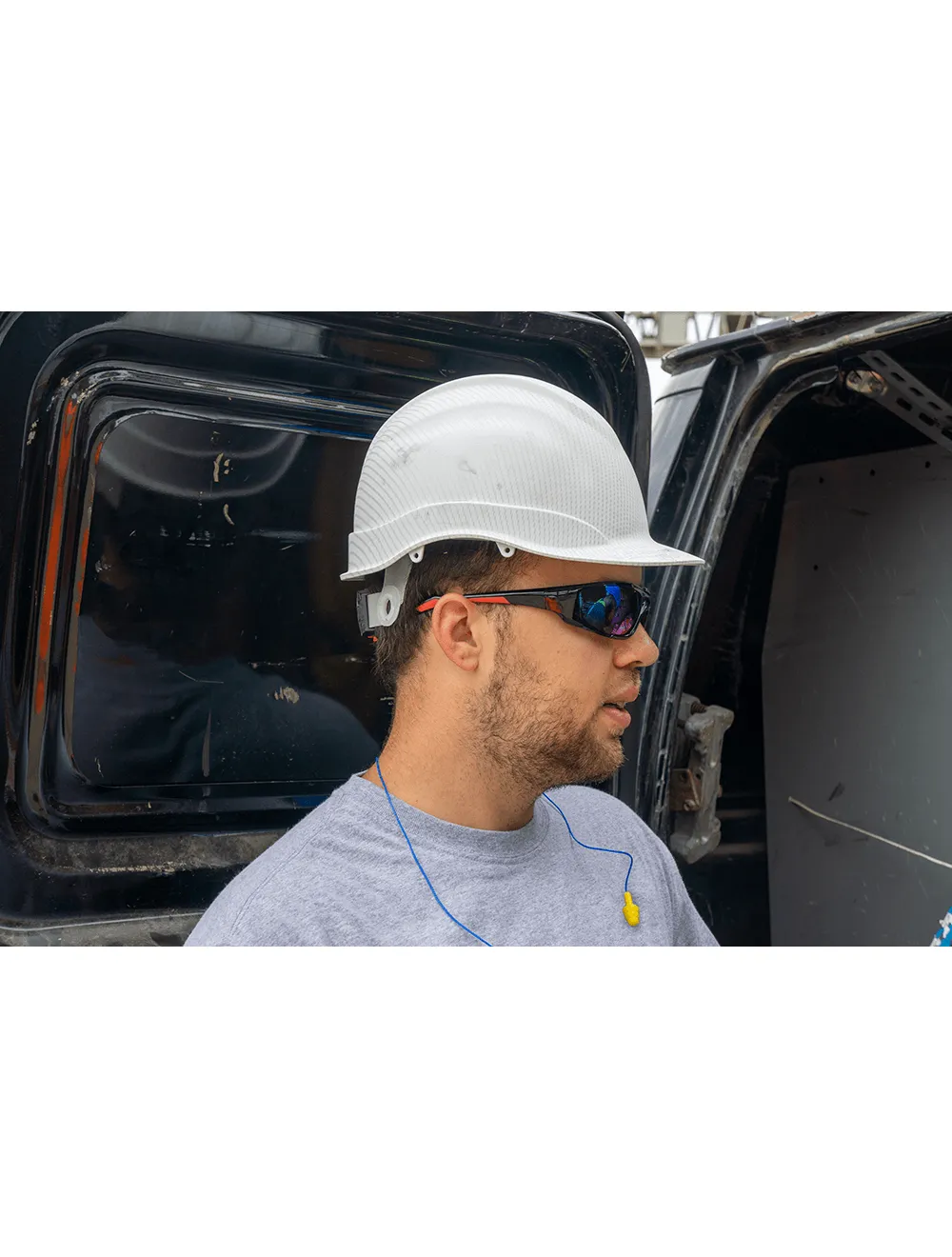 Bullhead Safety™ Head Protection Matte White Graphite Unvented Cap Style Hard Hat With Six-Point Ratchet Suspension - HH-C2-C