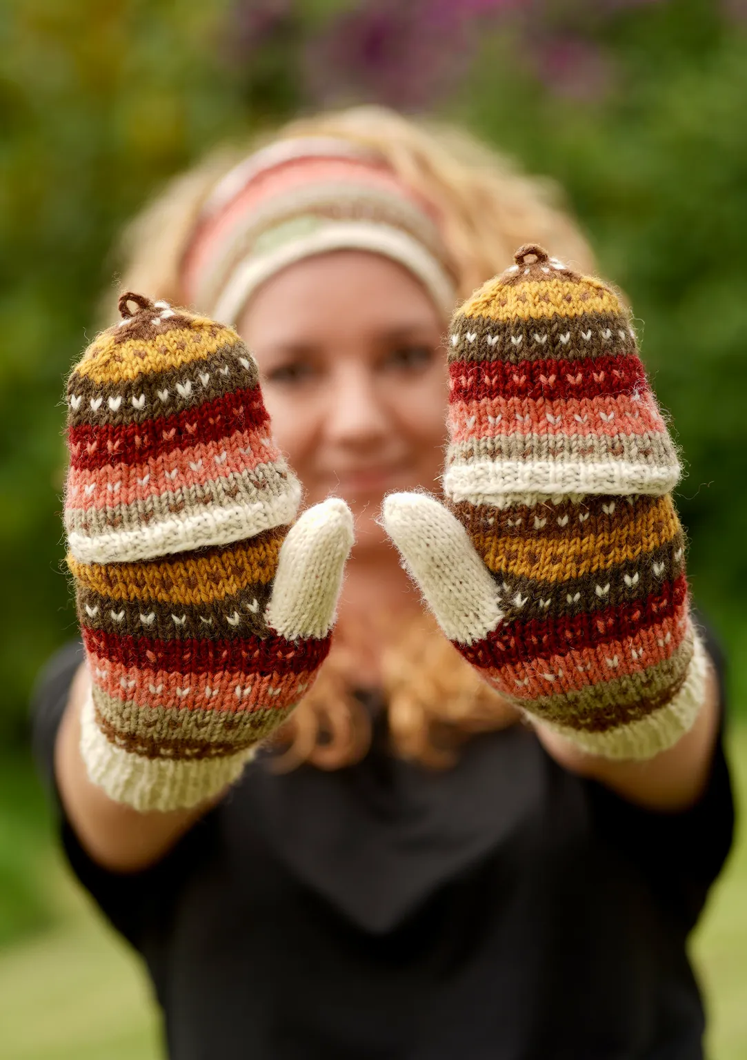 Handknited Pink and White Multicolored Hearshaped Pattern Sherpa Mittens