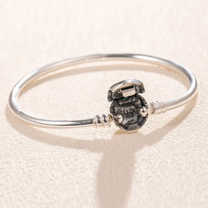 Letter love clasp