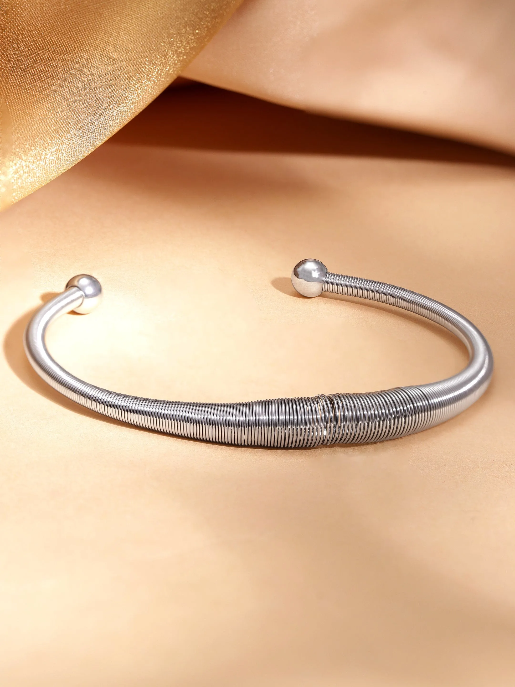 Rubans Voguish Rodium Silver Plated Coil of sterling silver Bracelet